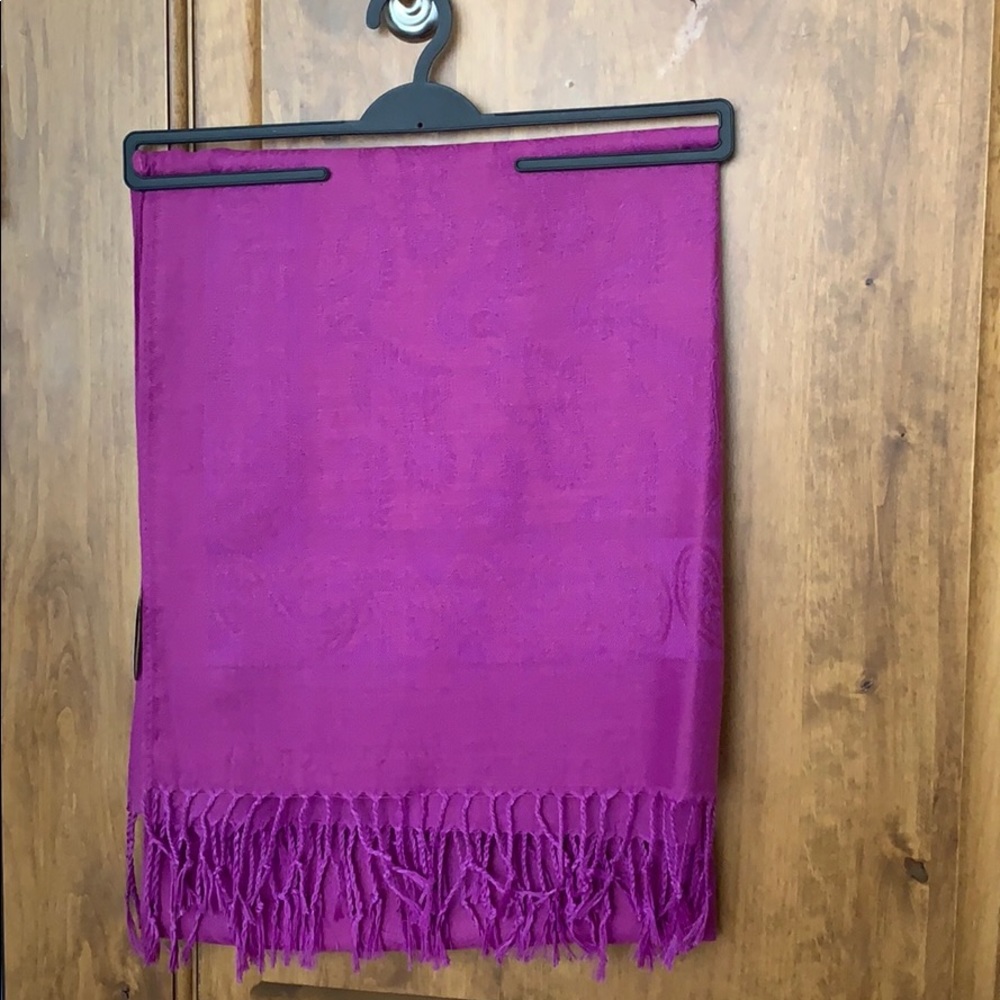 Purple pashmina